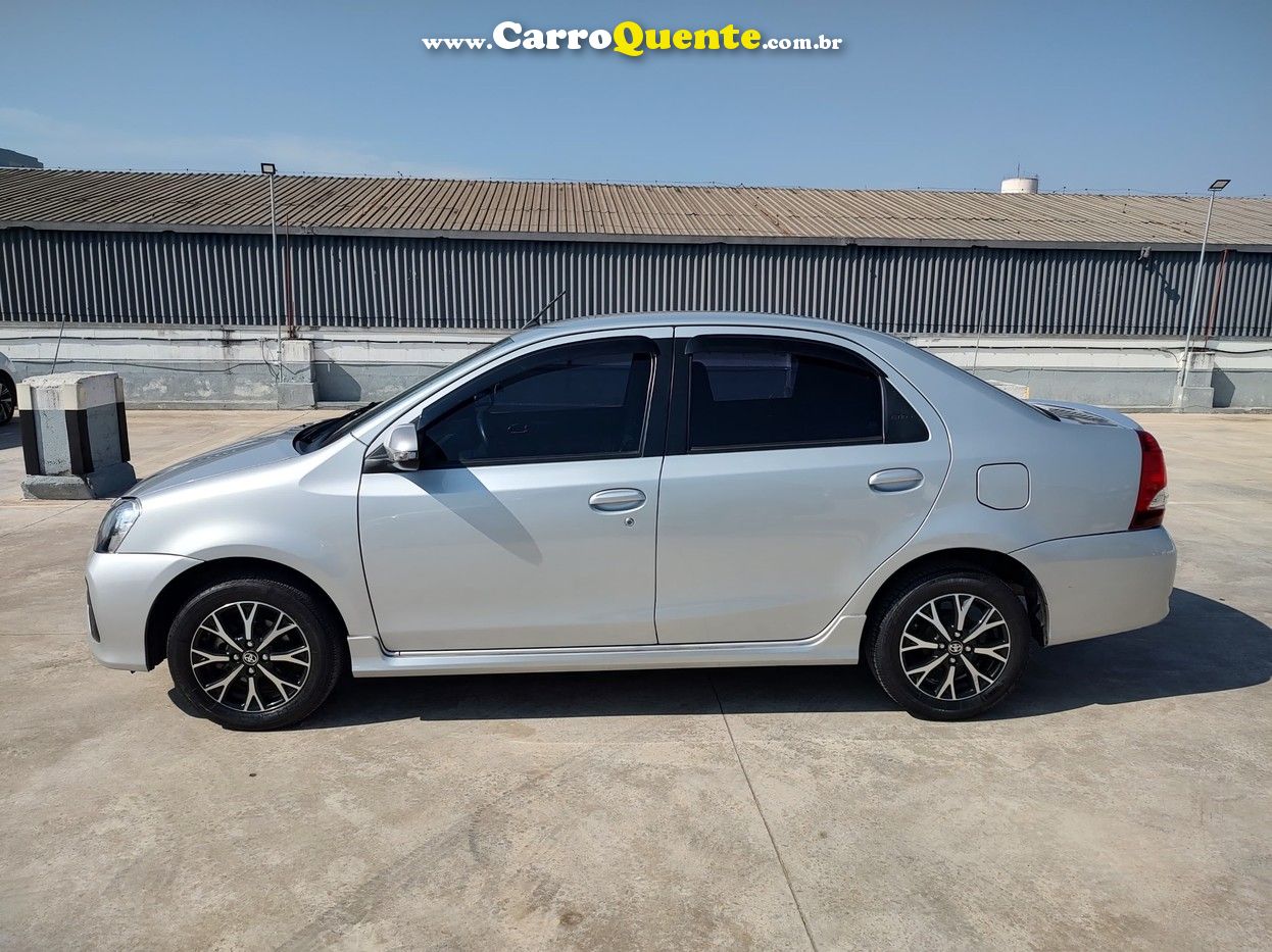 TOYOTA ETIOS 1.5 PLATINUM SEDAN 16V - Loja