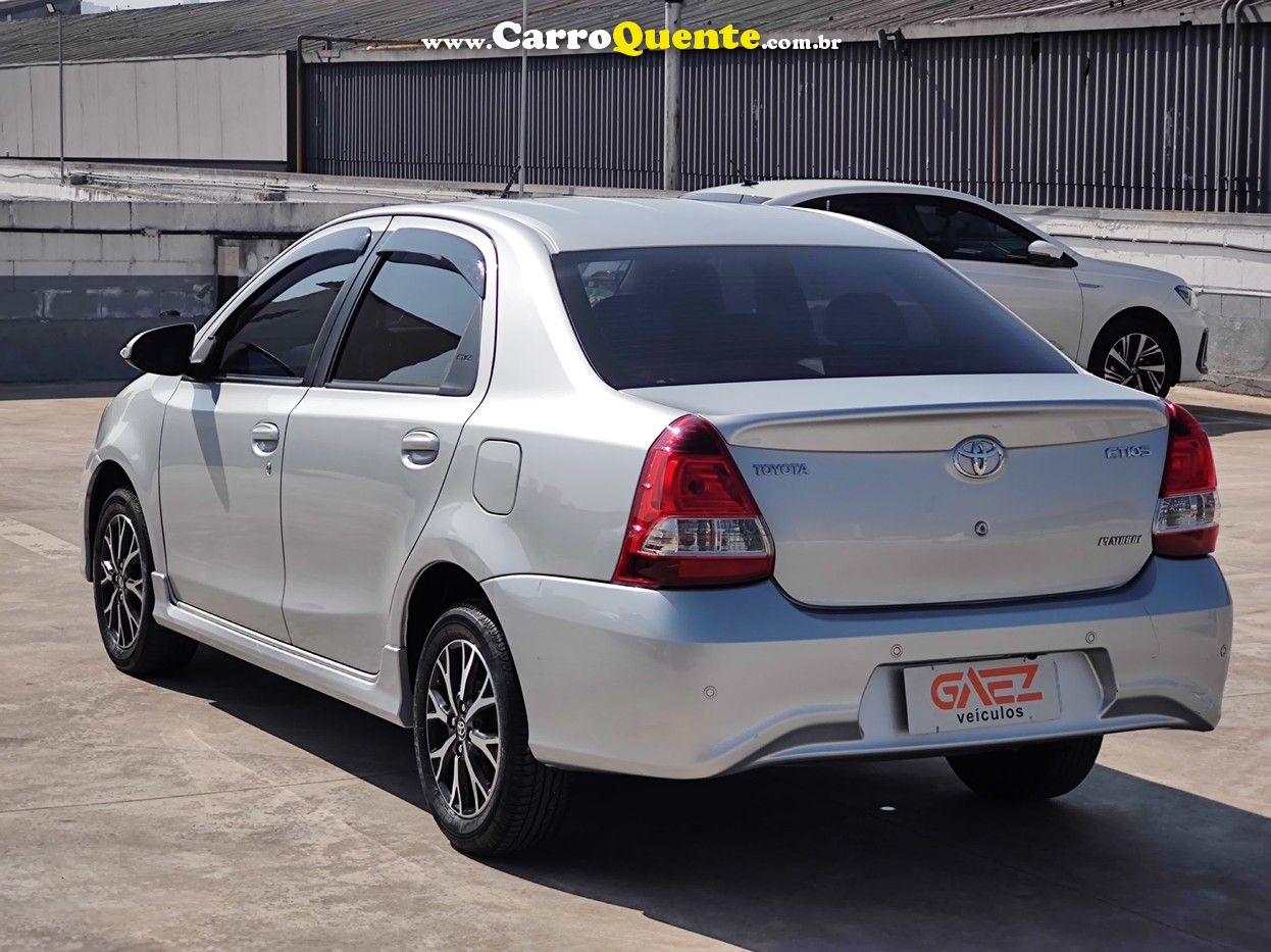 TOYOTA ETIOS 1.5 PLATINUM SEDAN 16V - Loja