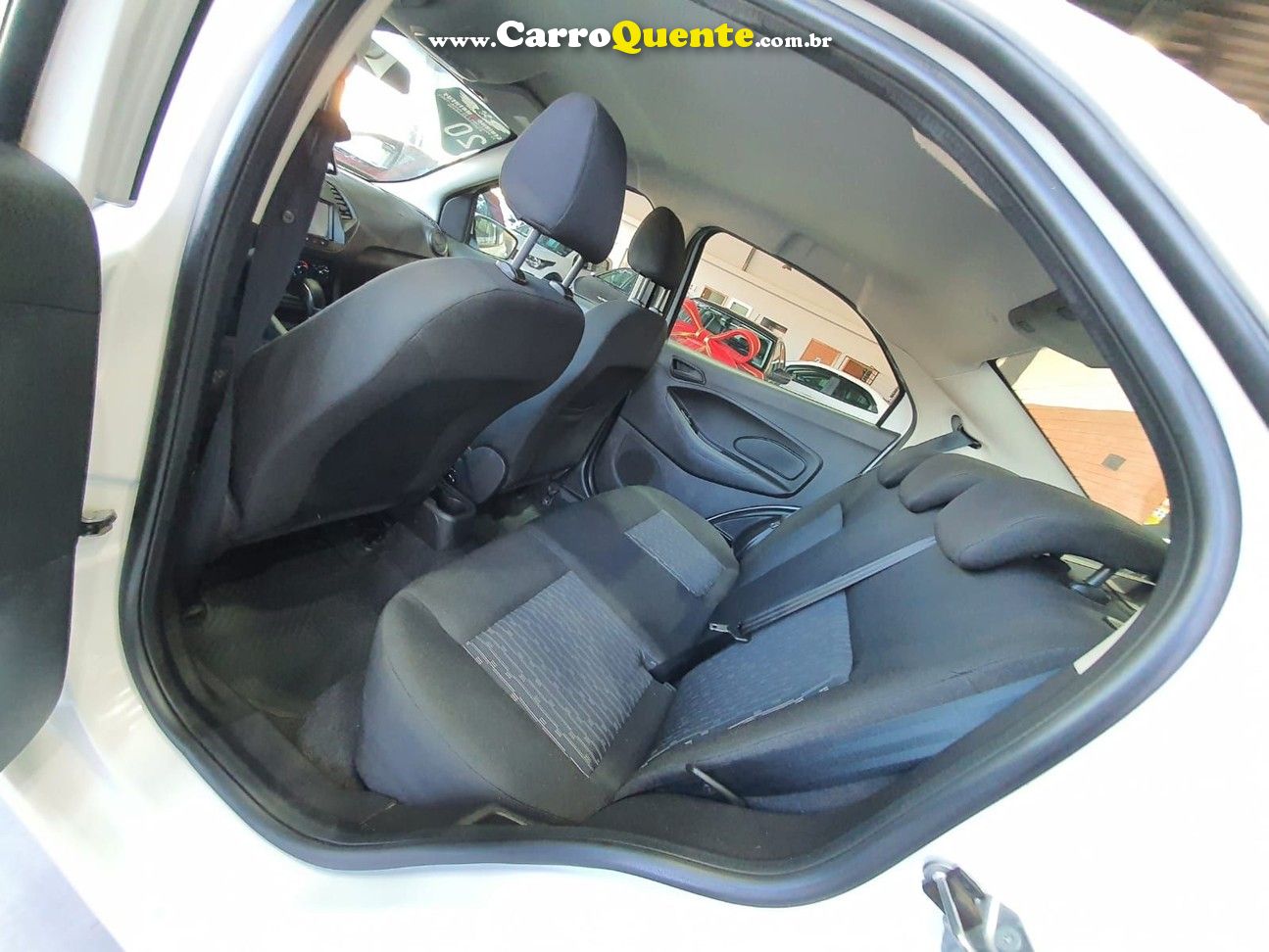 FORD KA 1.5 TIVCT SE SEDAN - Loja