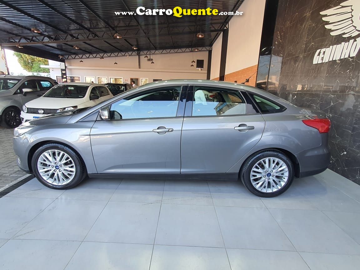 FORD FOCUS 2.0 SE FASTBACK 16V - Loja