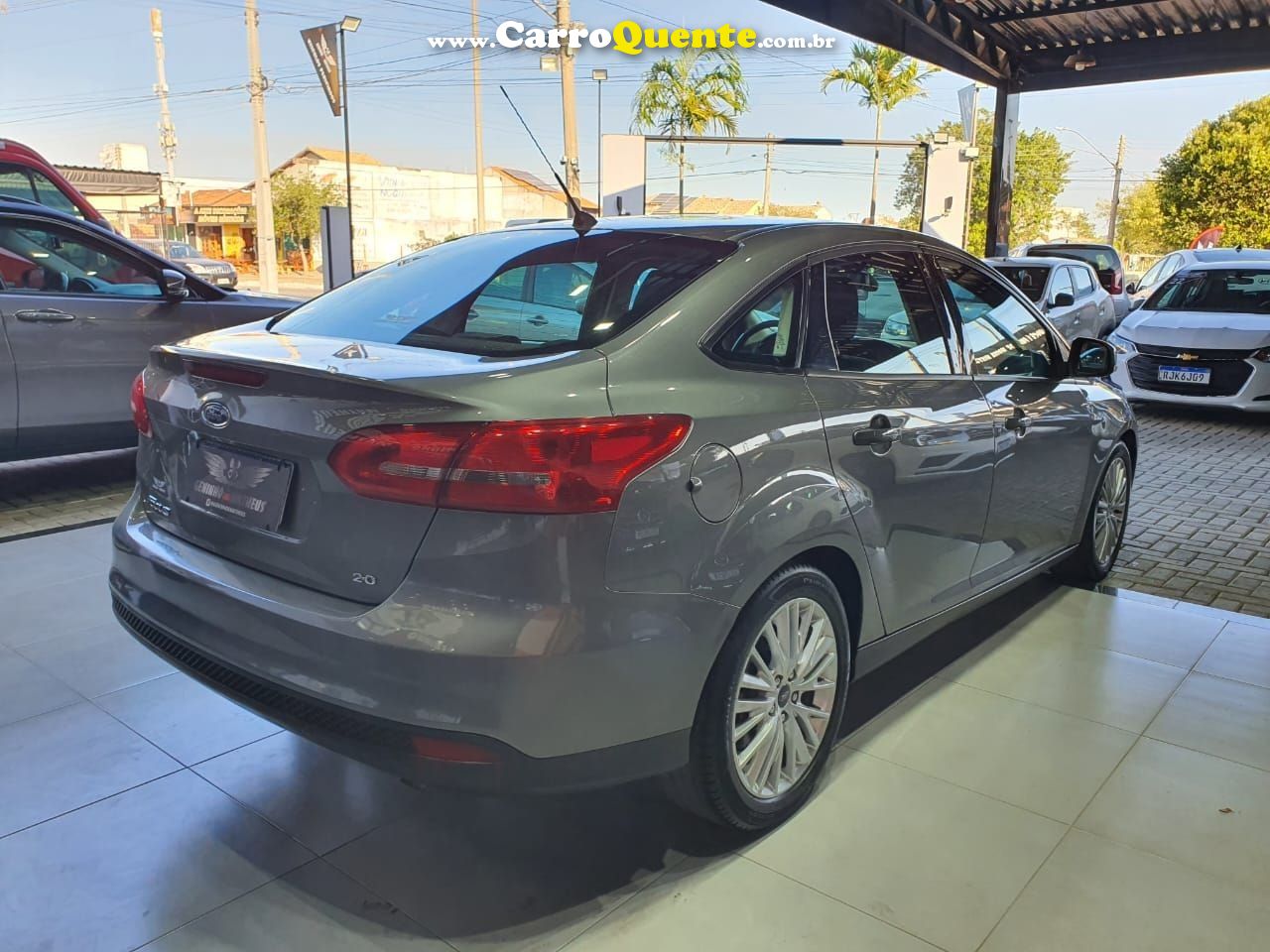 FORD FOCUS 2.0 SE FASTBACK 16V - Loja