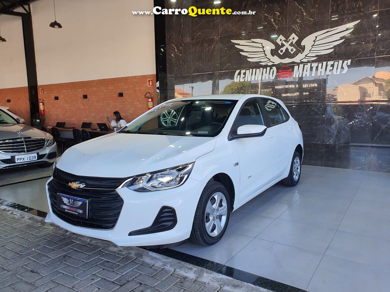 CHEVROLET ONIX 1.0 - Loja