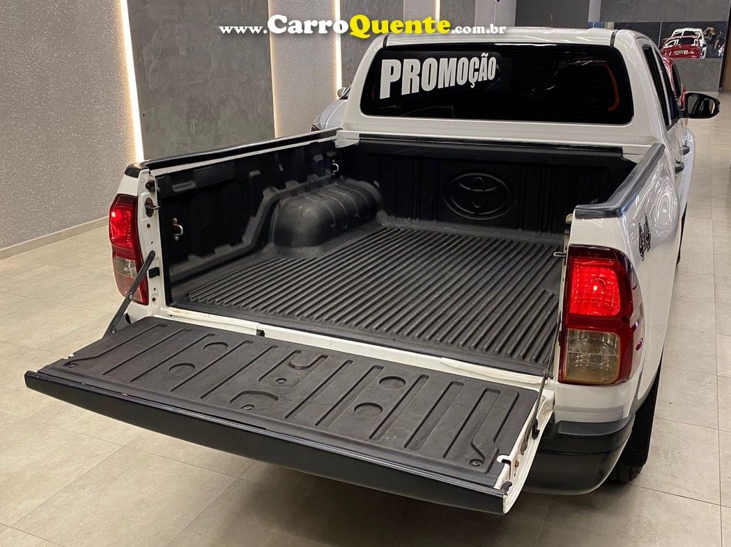 TOYOTA HILUX 2.8 D-4D TURBO CD POWER PACK 4X4 - Loja