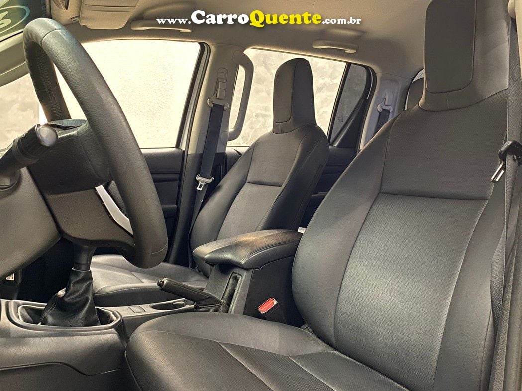 TOYOTA HILUX 2.8 D-4D TURBO CD POWER PACK 4X4 - Loja