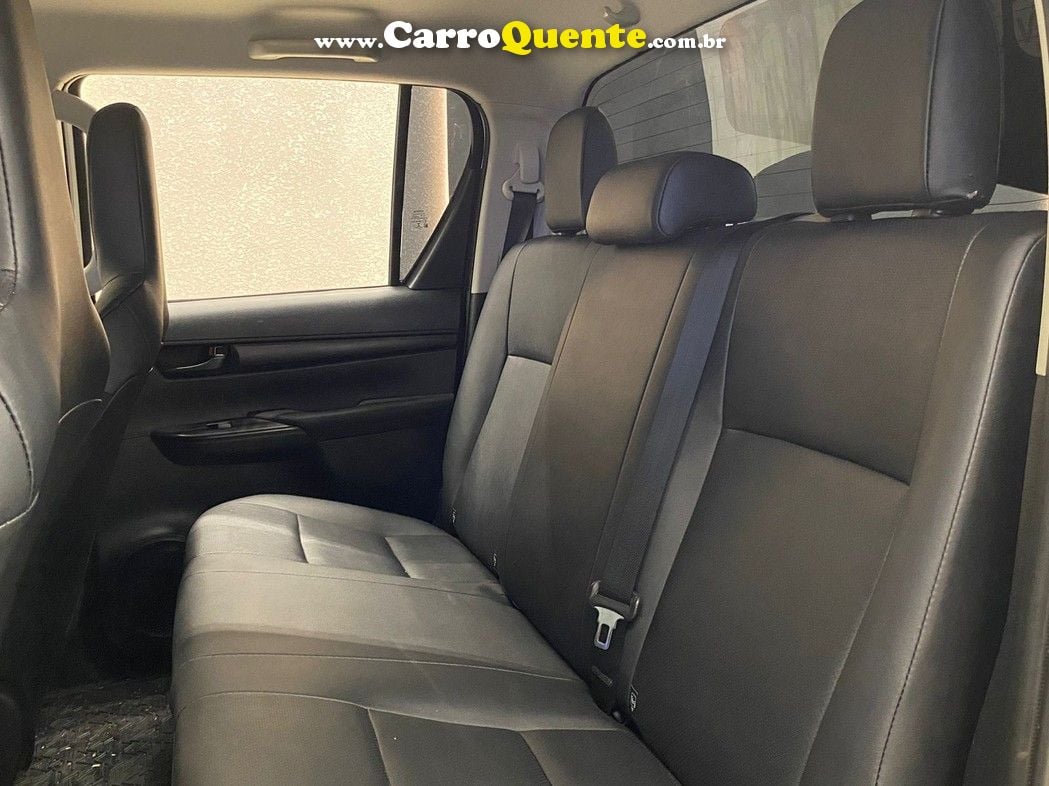 TOYOTA HILUX 2.8 D-4D TURBO CD POWER PACK 4X4 - Loja