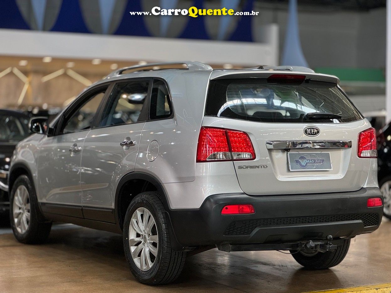 KIA SORENTO 2.4 16V EX 7L - Loja