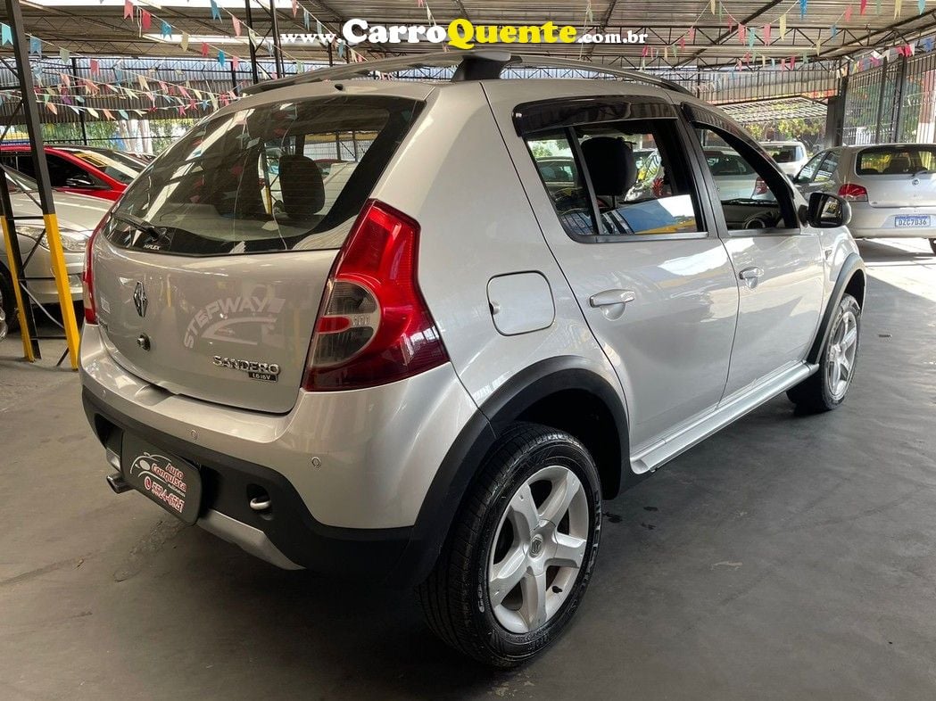 RENAULT SANDERO 1.6 STEPWAY 16V - Loja