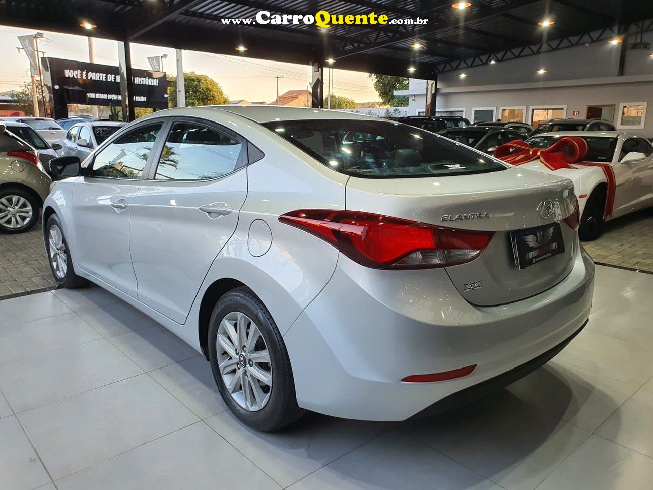 HYUNDAI ELANTRA 2.0 GLS 16V - Loja