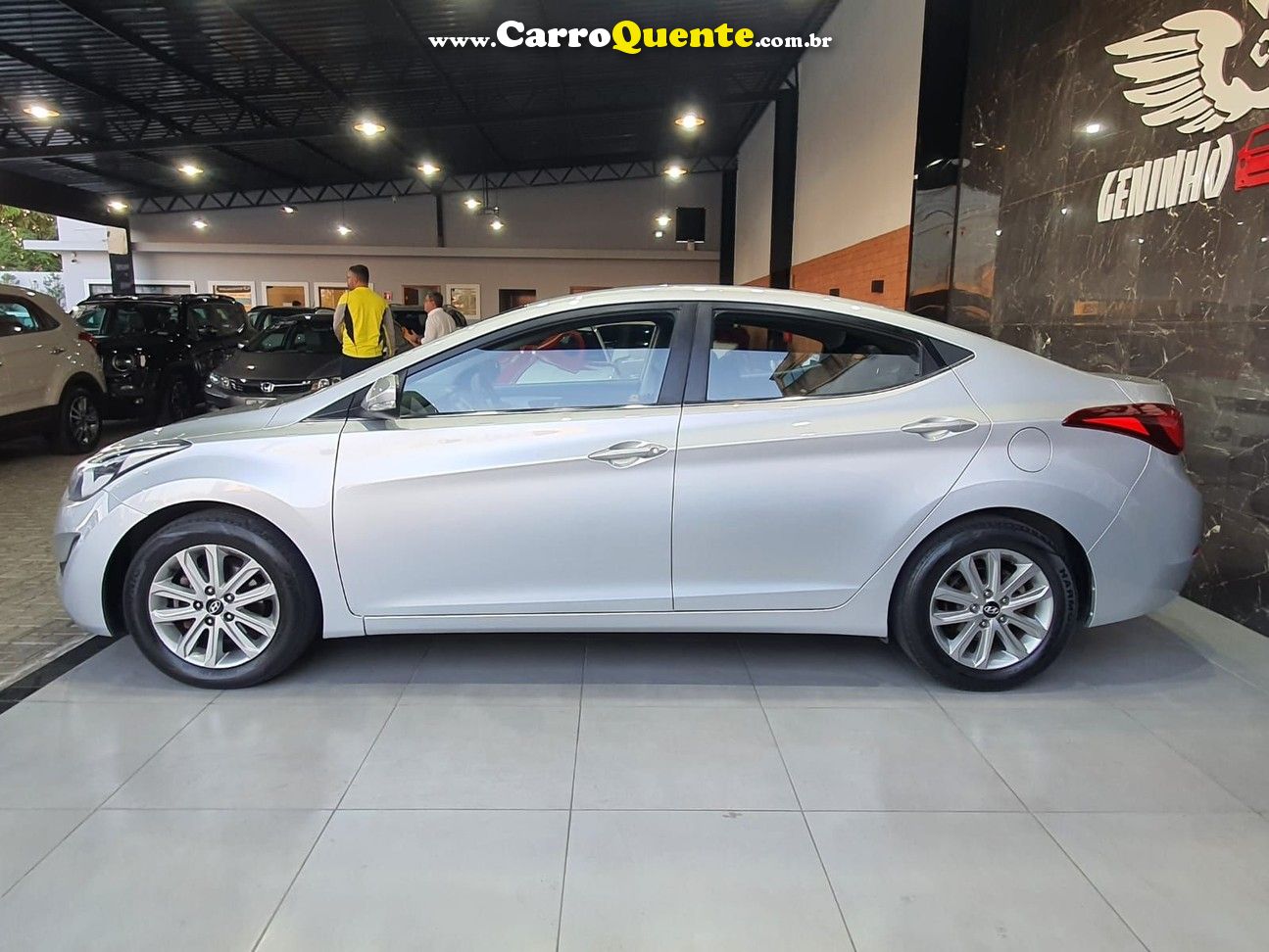 HYUNDAI ELANTRA 2.0 GLS 16V - Loja