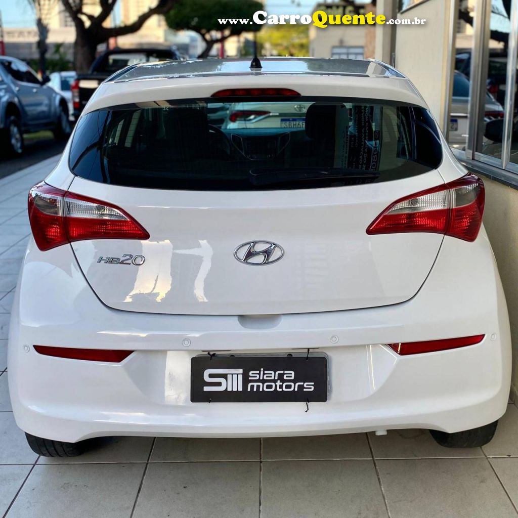 HYUNDAI   HB20 COMFORT PLUS 1.0 TB FLEX 12V MEC.   BRANCO 2017 1.0 FLEX - Loja