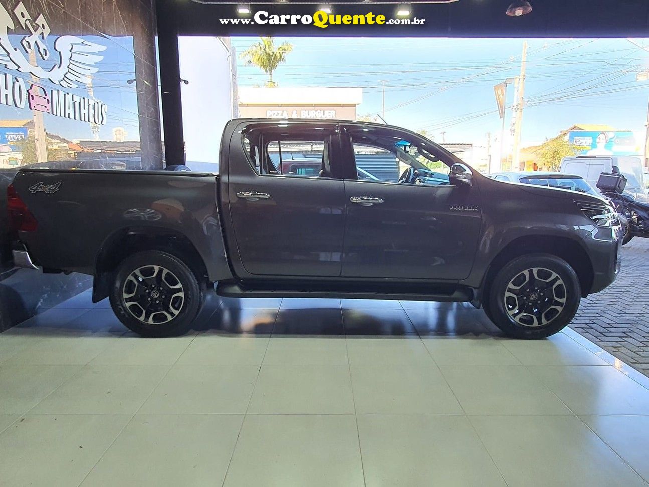 TOYOTA HILUX 2.8 SRV 4X4 CD 16V - Loja