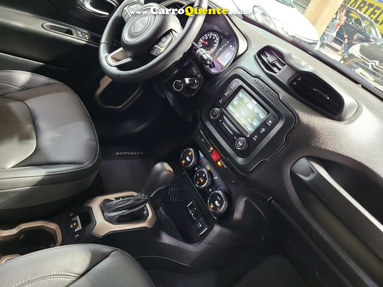 JEEP RENEGADE 1.8 16V LONGITUDE 49.000KM + AR DIGITAL - Loja