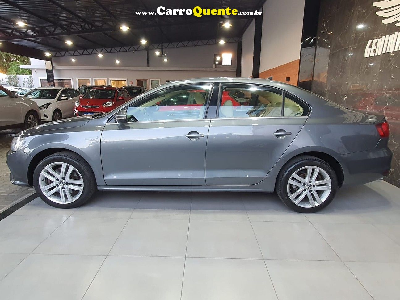 VOLKSWAGEN JETTA 2.0 TSI HIGHLINE 211CV - Loja