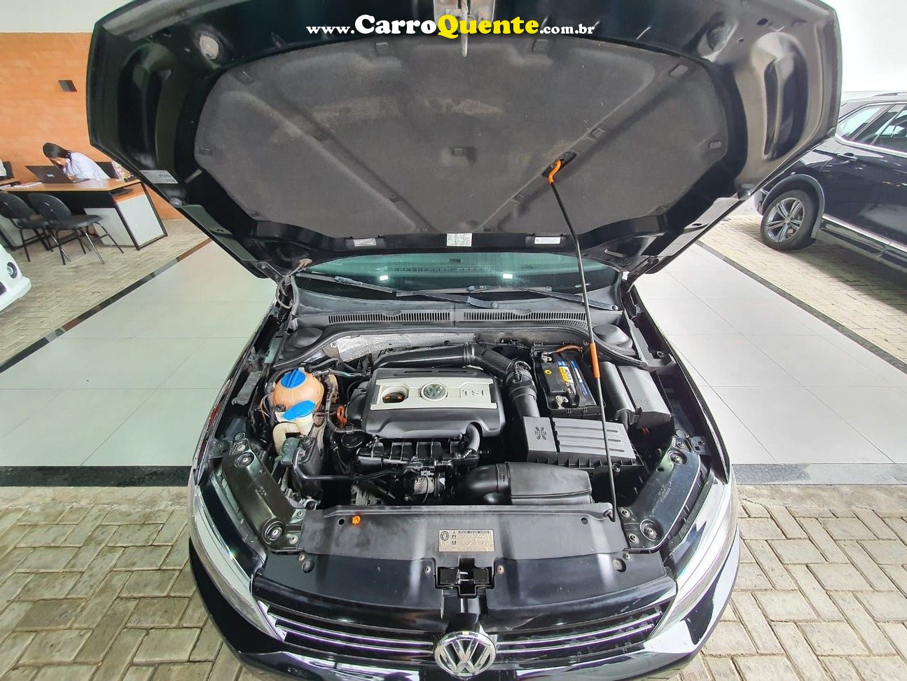 VOLKSWAGEN JETTA 2.0 TSI HIGHLINE 200CV - Loja