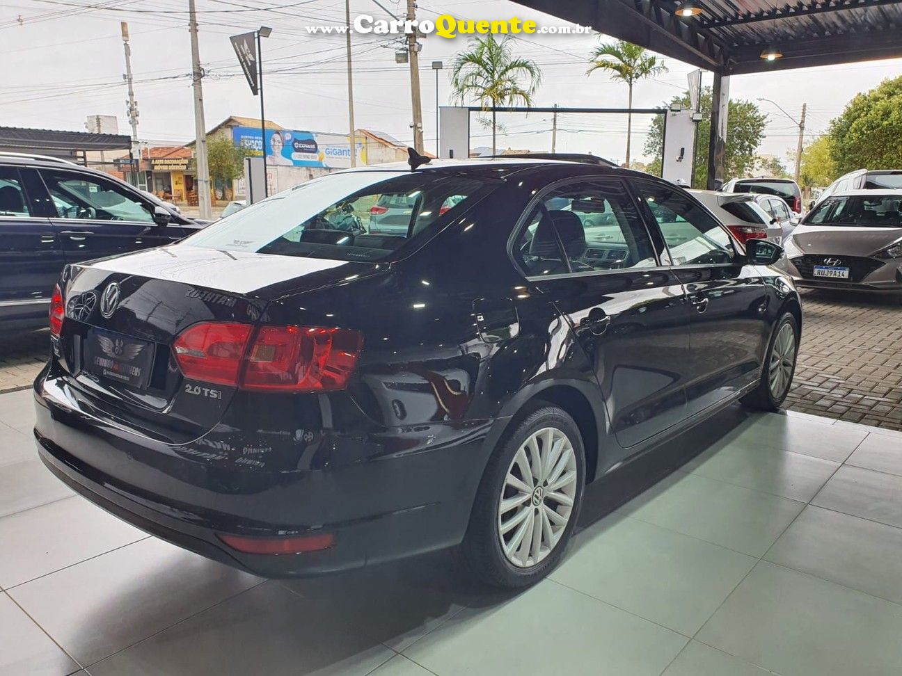 VOLKSWAGEN JETTA 2.0 TSI HIGHLINE 200CV - Loja