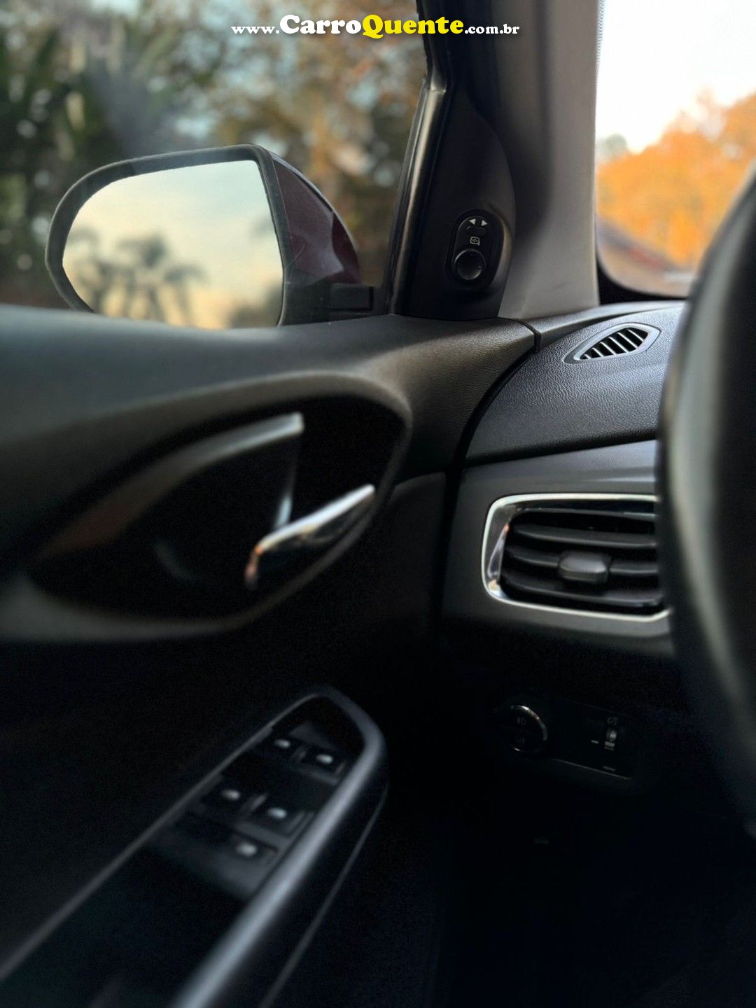 Chevrolet Onix LTZ 1.4 Flex 2018 Lindíssimo!! - Loja