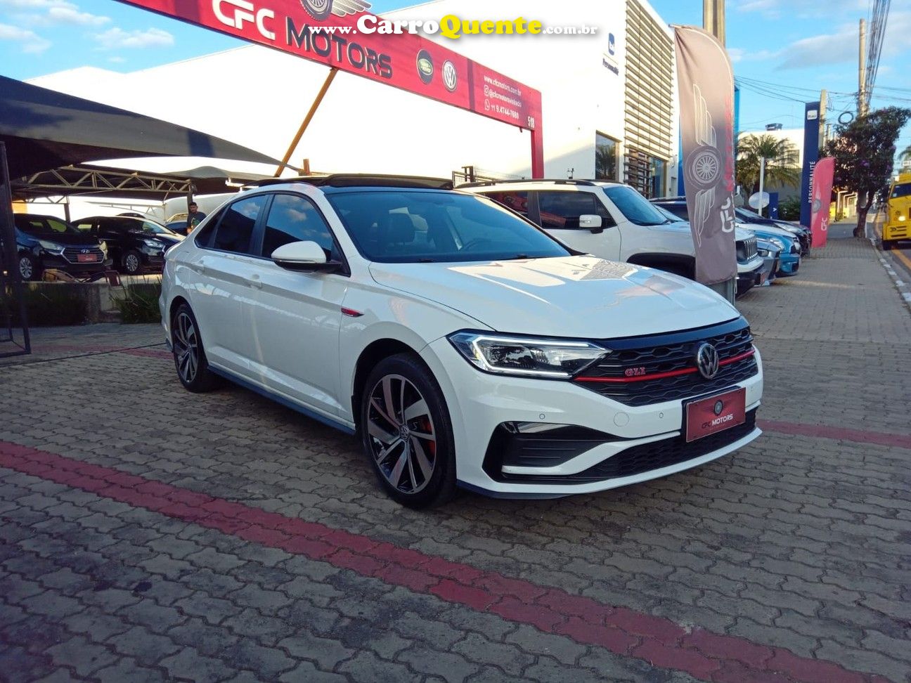 VOLKSWAGEN JETTA 2.0 350 TSI GLI DSG - Loja