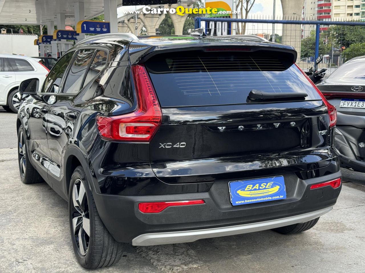 VOLVO   VOLVO XC 40 2.0 T5 MOMENTUM AWD GEARTRONIC   PRETO 2020 2.0 T GASOLINA - Loja