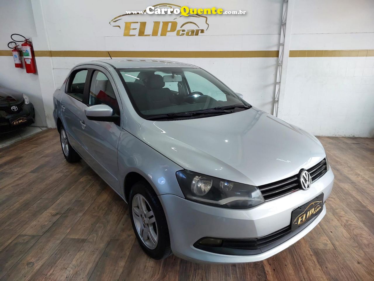 VOLKSWAGEN   VOYAGE TREND 1.6 MI TOTAL FLEX 8V 4P   PRATA 2013 1.6 FLEX - Loja