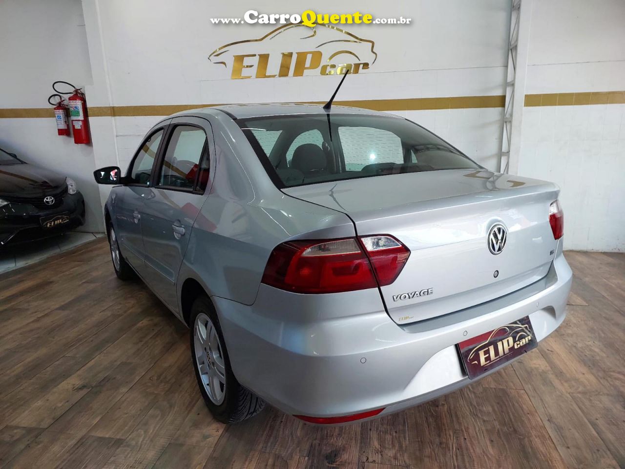 VOLKSWAGEN   VOYAGE TREND 1.6 MI TOTAL FLEX 8V 4P   PRATA 2013 1.6 FLEX - Loja