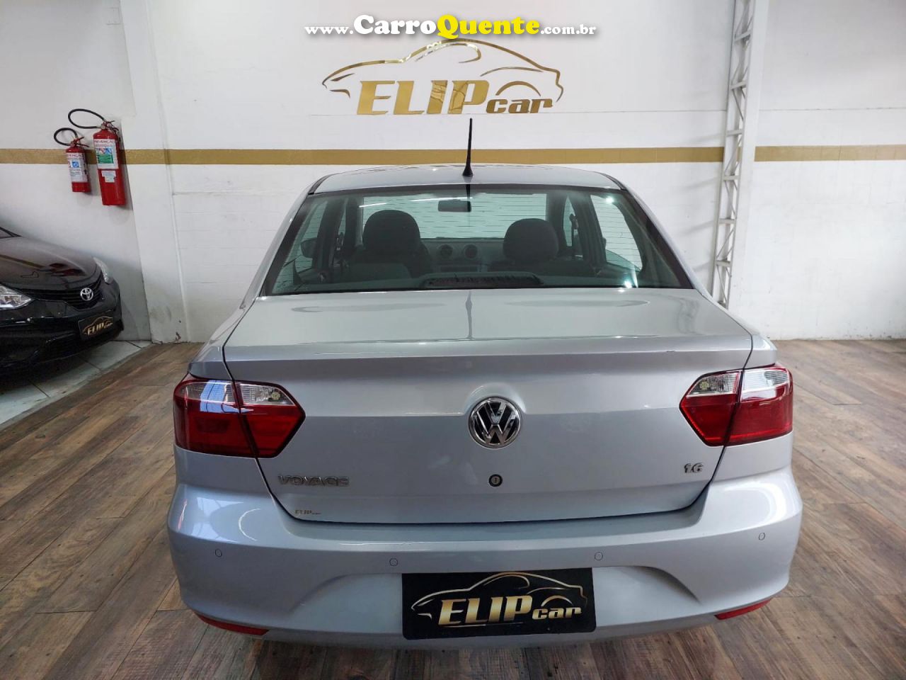 VOLKSWAGEN   VOYAGE TREND 1.6 MI TOTAL FLEX 8V 4P   PRATA 2013 1.6 FLEX - Loja