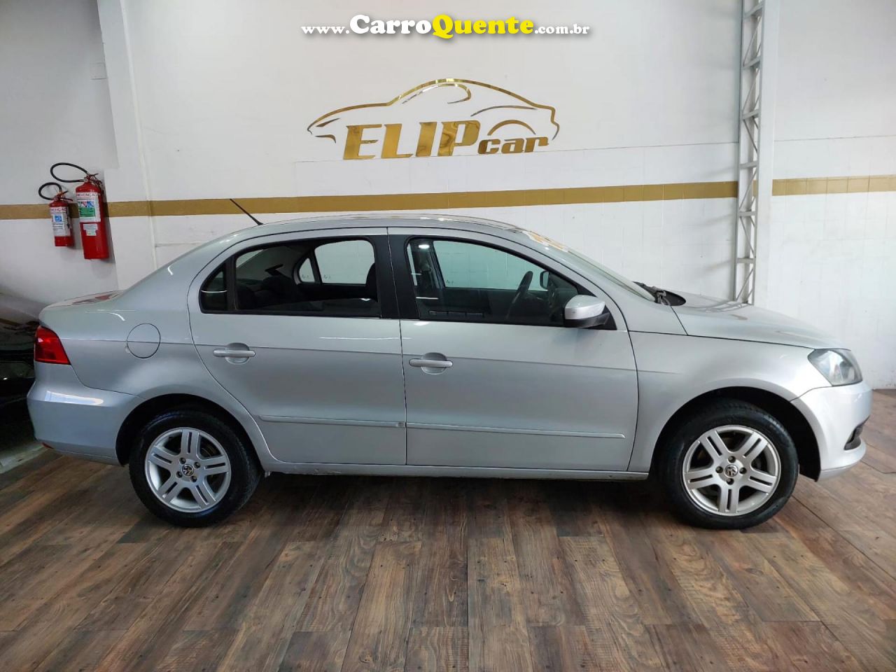 VOLKSWAGEN   VOYAGE TREND 1.6 MI TOTAL FLEX 8V 4P   PRATA 2013 1.6 FLEX - Loja