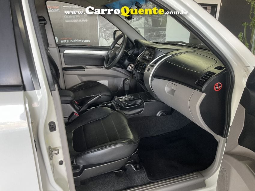 Mitsubishi PAJERO DAKAR 3.2 4X4 16V TURBO INTERCOOLER DIESEL 4P AUTOMÁTICO - Loja