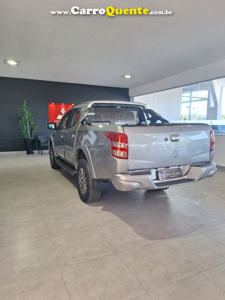 Mitsubishi L200 TRITON 2.4 16V TURBO DIESEL SPORT HPE-S CD 4P 4X4 AUTOMÁTICO - Loja