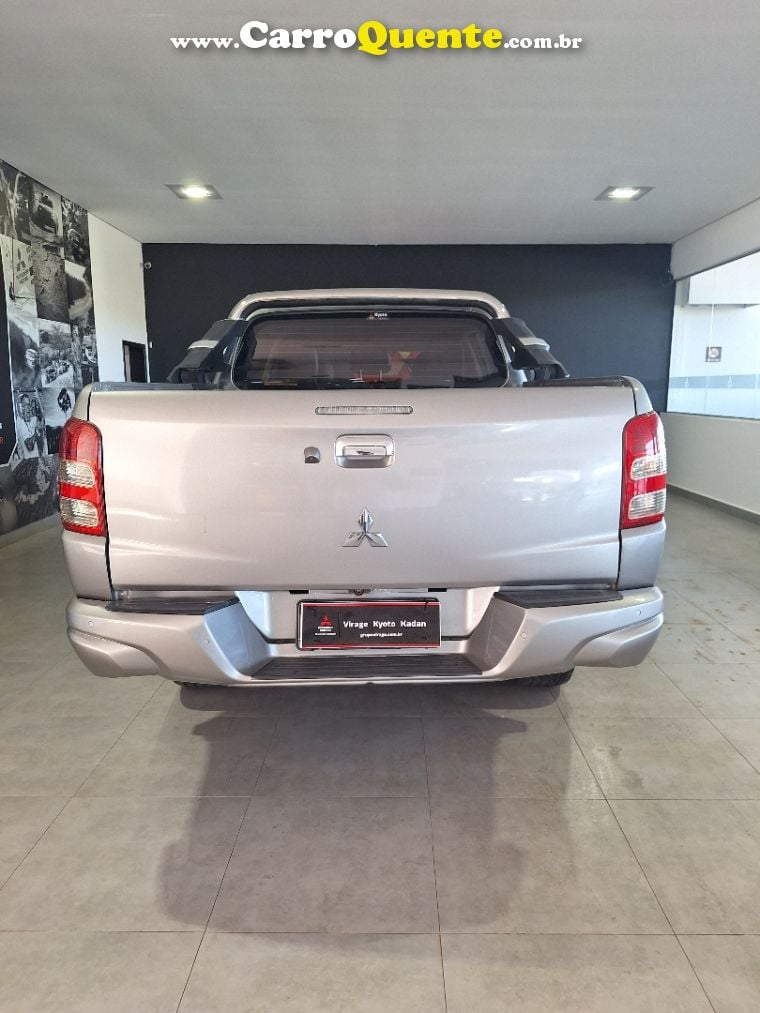 Mitsubishi L200 TRITON 2.4 16V TURBO DIESEL SPORT HPE-S CD 4P 4X4 AUTOMÁTICO - Loja