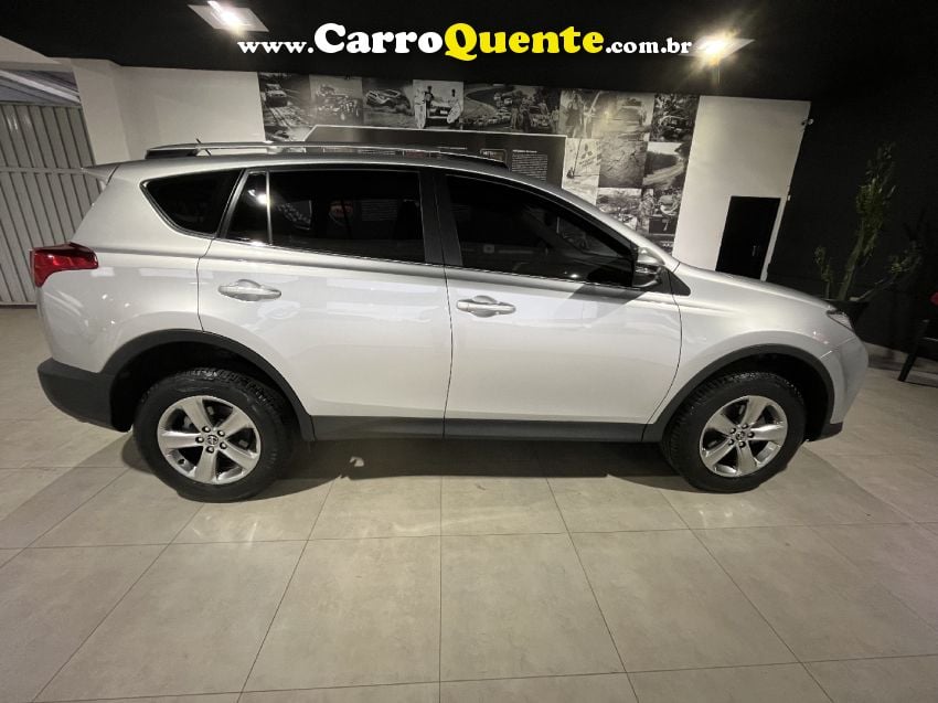 Toyota RAV4 2.0 4X4 16V GASOLINA 4P AUTOMÁTICO - Loja