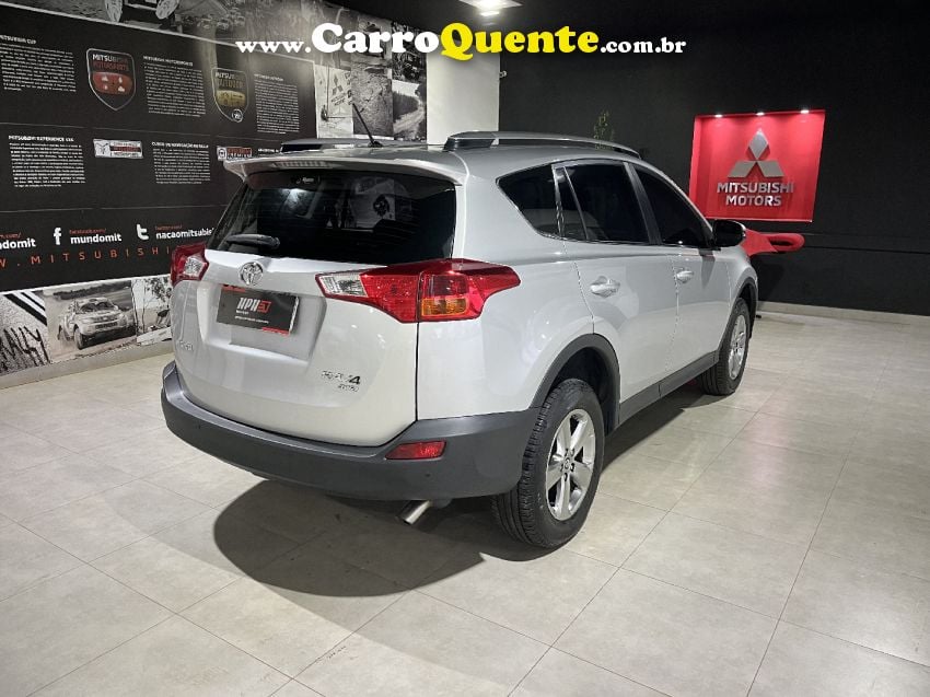 Toyota RAV4 2.0 4X4 16V GASOLINA 4P AUTOMÁTICO - Loja