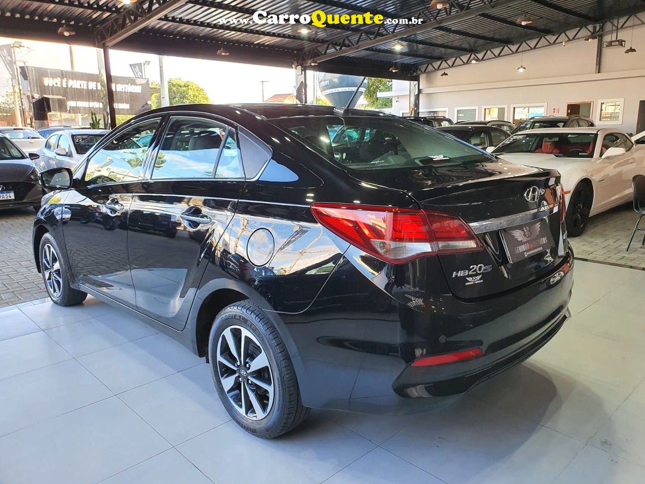 HYUNDAI HB20S 1.6 PREMIUM 16V - Loja