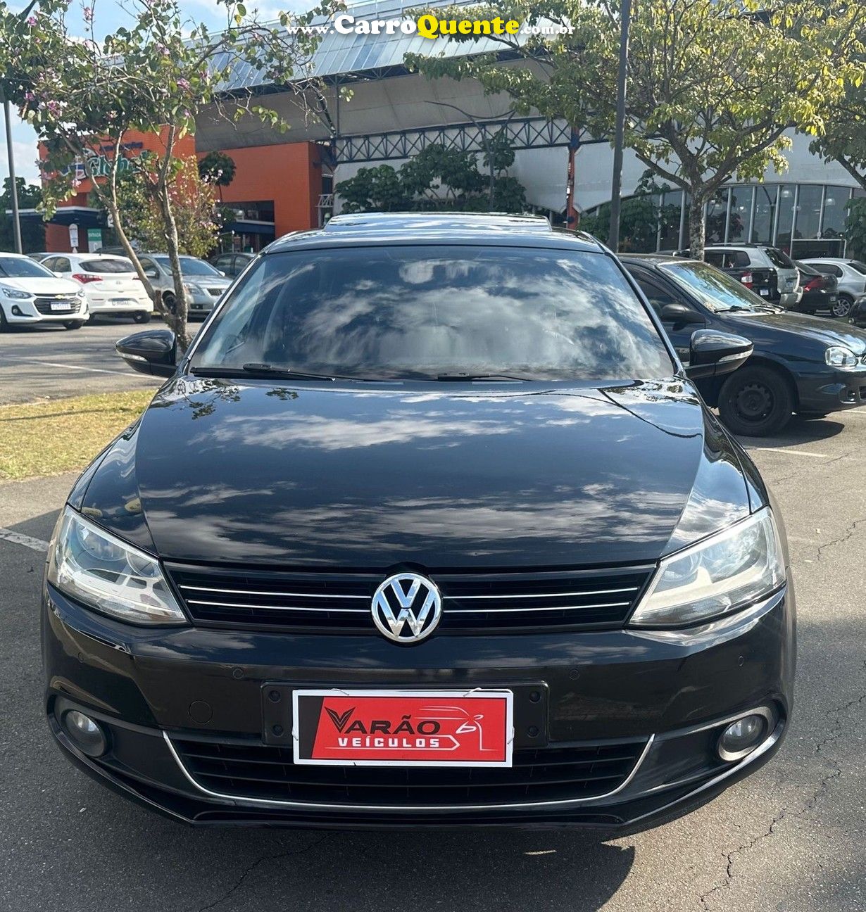 VOLKSWAGEN JETTA 2.0 TSI HIGHLINE 211CV - Loja