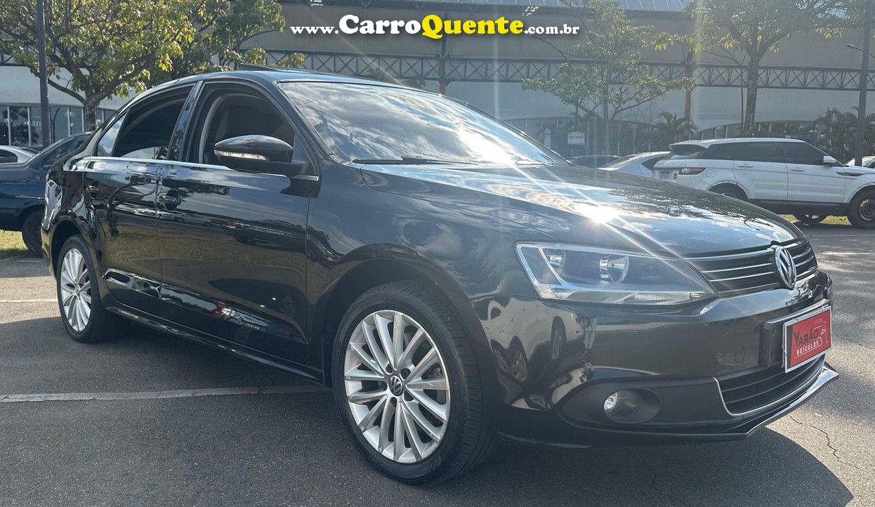 VOLKSWAGEN JETTA 2.0 TSI HIGHLINE 211CV - Loja