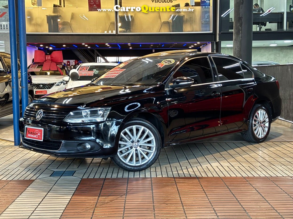 VOLKSWAGEN JETTA 2.0 TSI HIGHLINE 211CV - Loja