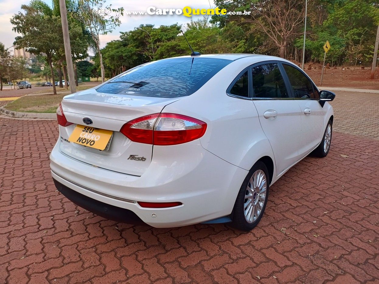 FORD FIESTA 1.6 TITANIUM PLUS SEDAN 16V - Loja