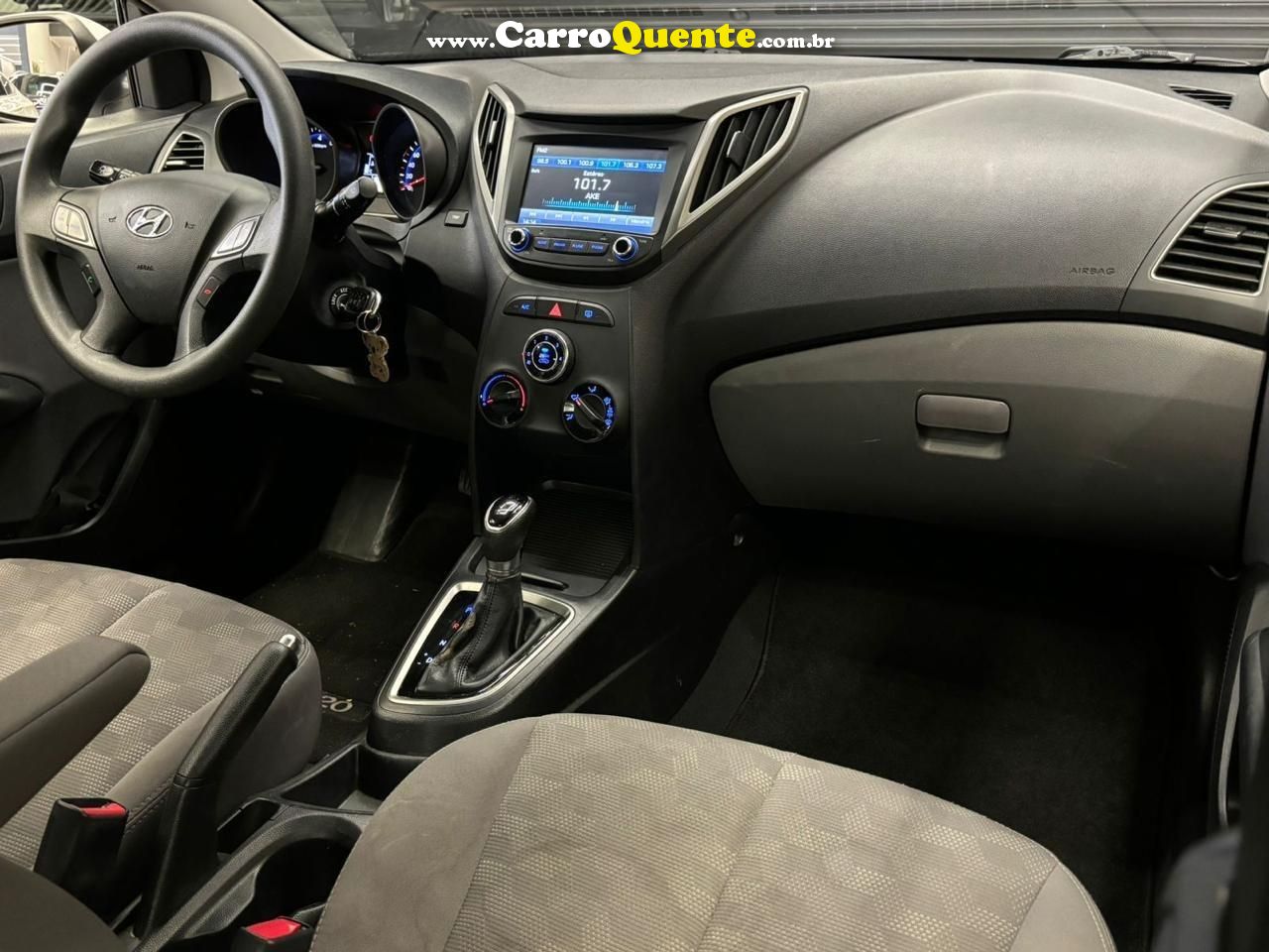 HYUNDAI HB20S 1.6 COMFORT PLUS 16V - Loja