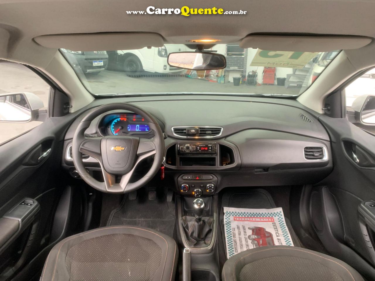 CHEVROLET   ONIX HATCH LT 1.4 8V FLEXPOWER 5P MEC.   PRATA 2013 1.4 FLEX - Loja