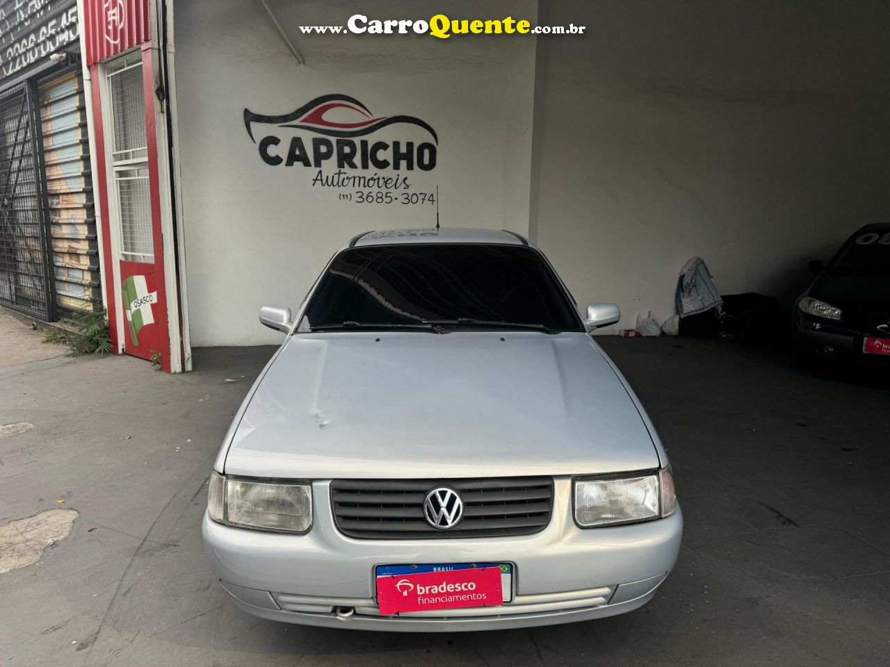 VOLKSWAGEN   SANTANA 2.0 MI 2P E 4P   PRATA 2001 2.0 GASOLINA - Loja