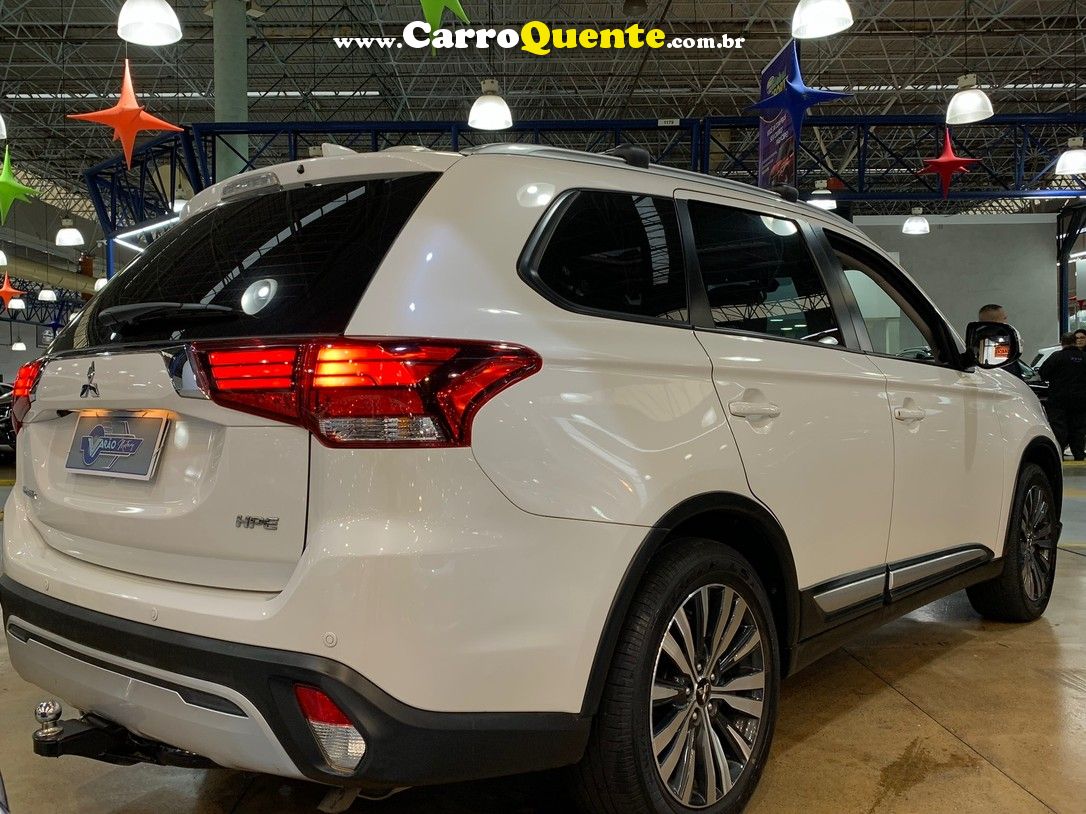 MITSUBISHI OUTLANDER - Loja