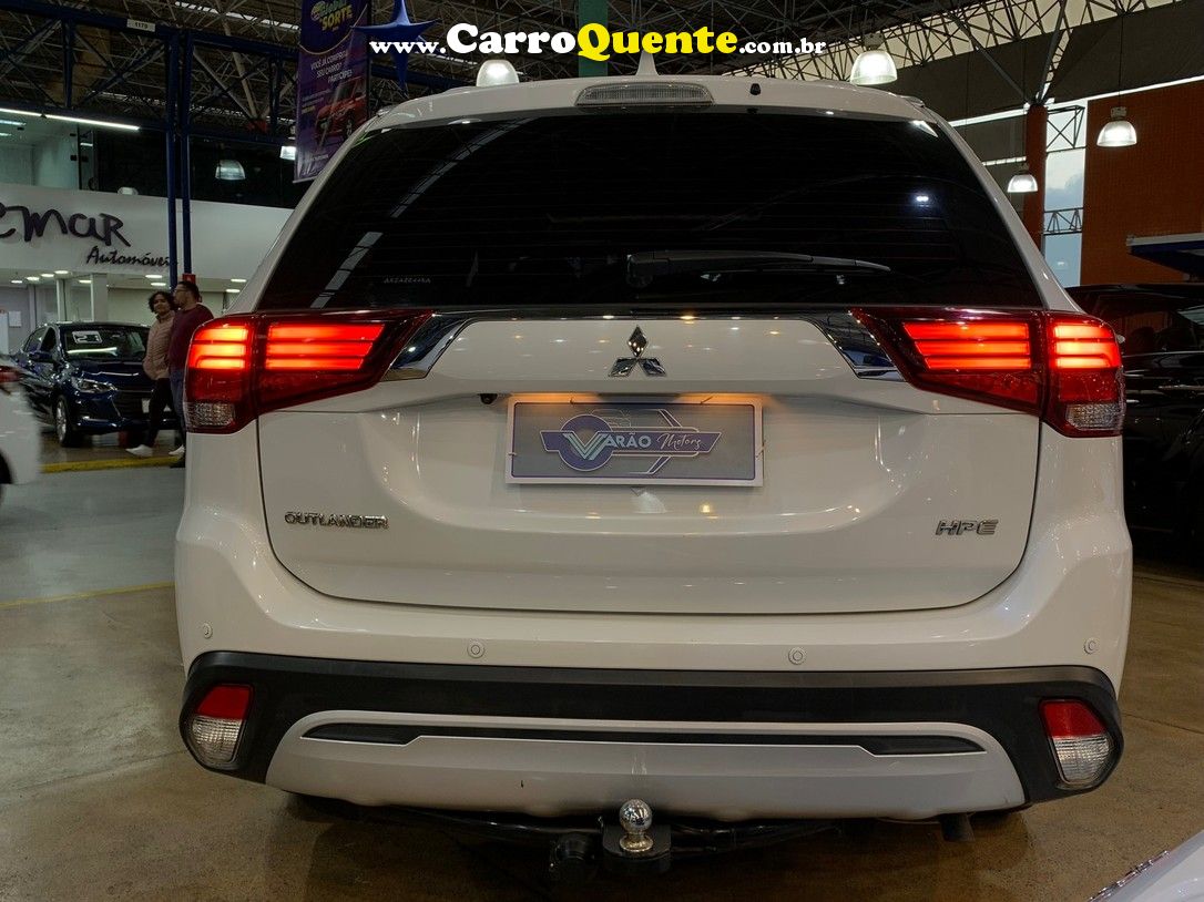 MITSUBISHI OUTLANDER - Loja