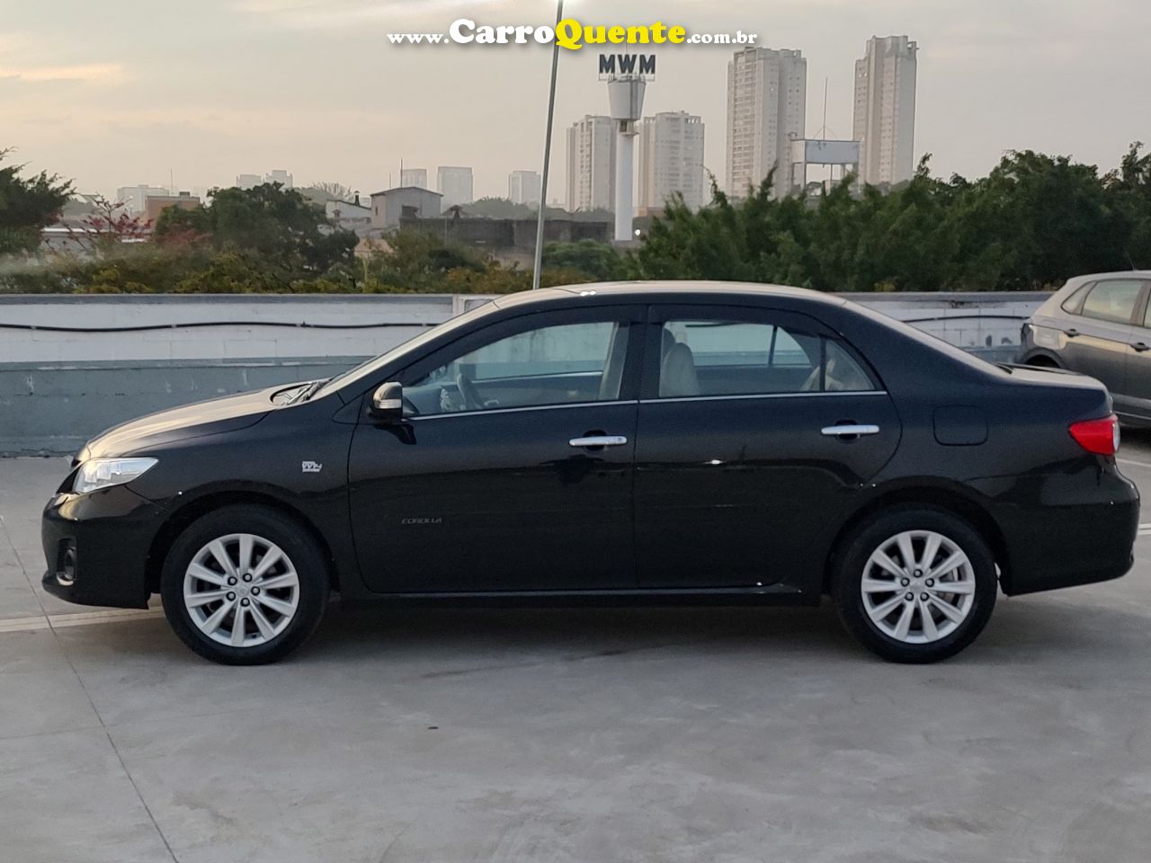 TOYOTA COROLLA 2.0 ALTIS 16V - Loja