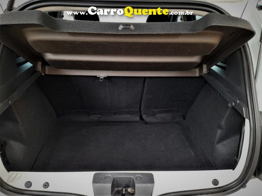 Renault SANDERO 1.6 STEPWAY 8V FLEX 4P MANUAL - Loja