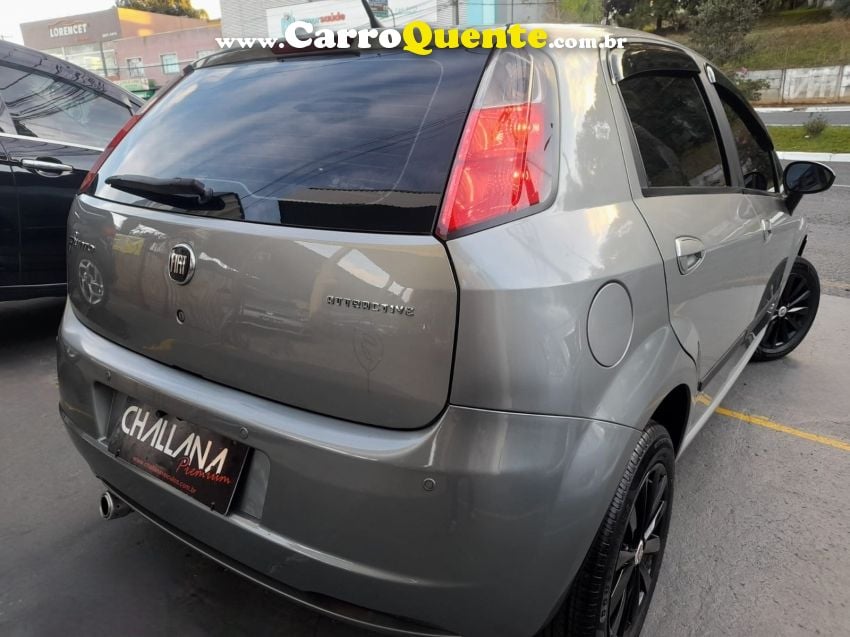 Fiat Punto ATTRACTIVE 1.4 FLEX COMPLETO,DH,AC,VTE,AL,RLL,MULTIMIDIA,ETC,IMPECAVEL - Loja