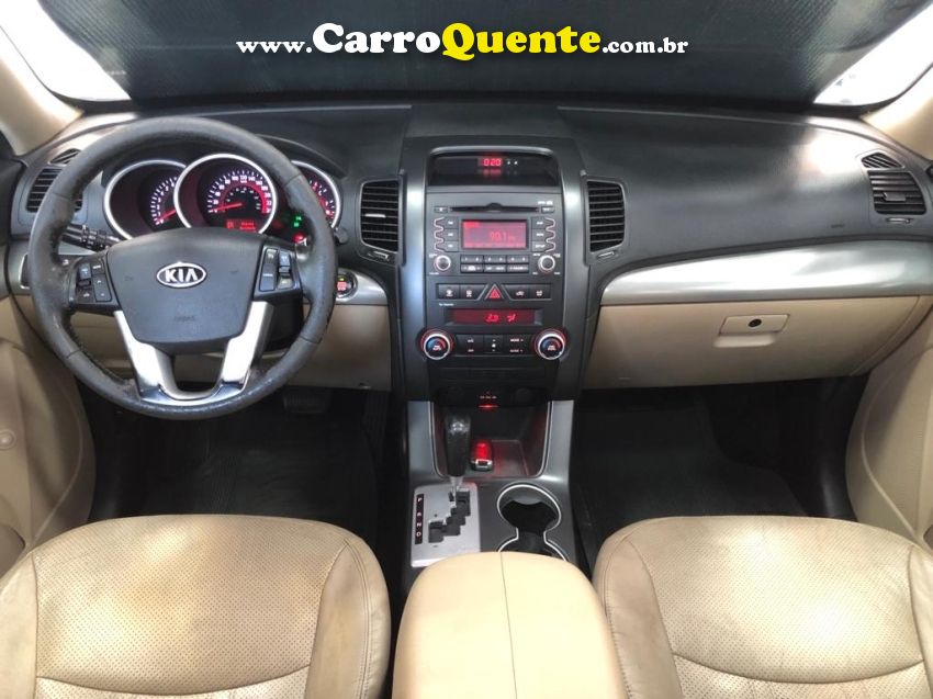 KIA SORENTO 3.5 V6 GASOLINA EX 7L 4WD AUTOMÁTICO - Loja