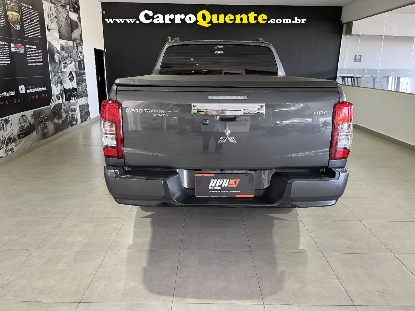 Mitsubishi L200 TRITON 2.4 16V TURBO DIESEL SPORT HPE CD 4P 4X4 AUTOMÁTICO - Loja