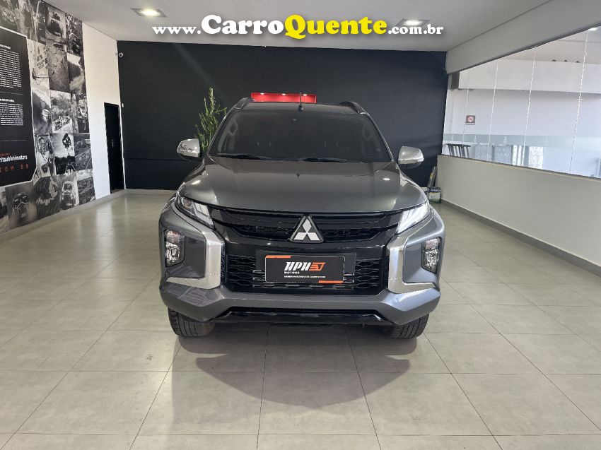 Mitsubishi L200 TRITON 2.4 16V TURBO DIESEL SPORT HPE CD 4P 4X4 AUTOMÁTICO - Loja