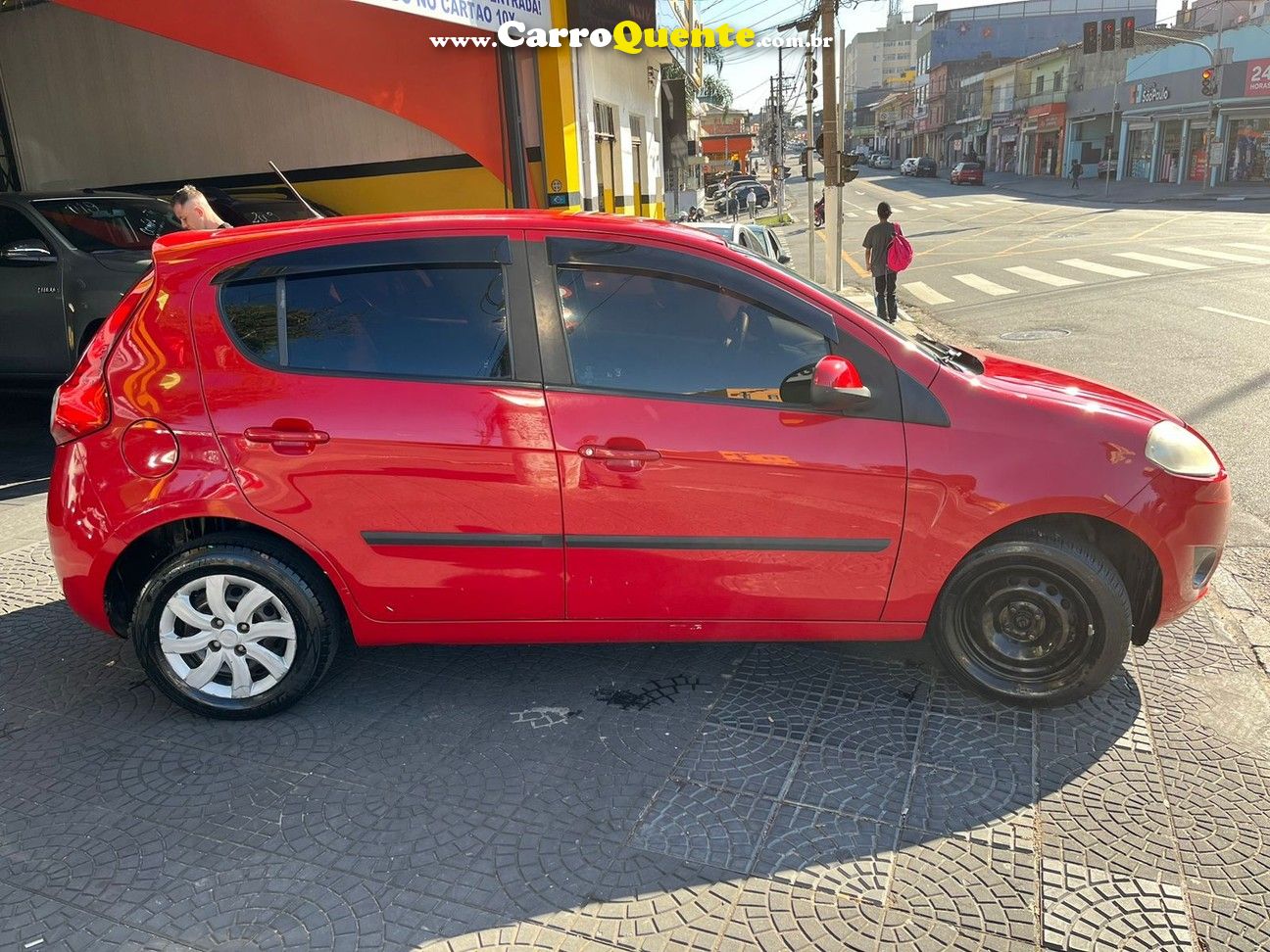 FIAT PALIO 1.4 MPI ATTRACTIVE 8V 2014 - Loja