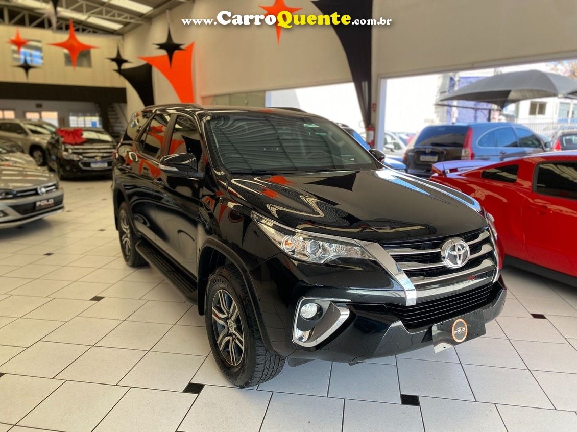 TOYOTA HILUX SW4 2.7 SR 7 LUGARES 4X2 16V - Loja