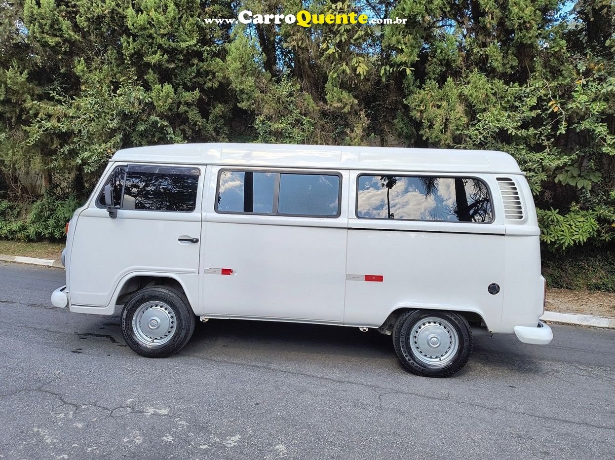 VOLKSWAGEN KOMBI 1.4 MI STD 8V - Loja